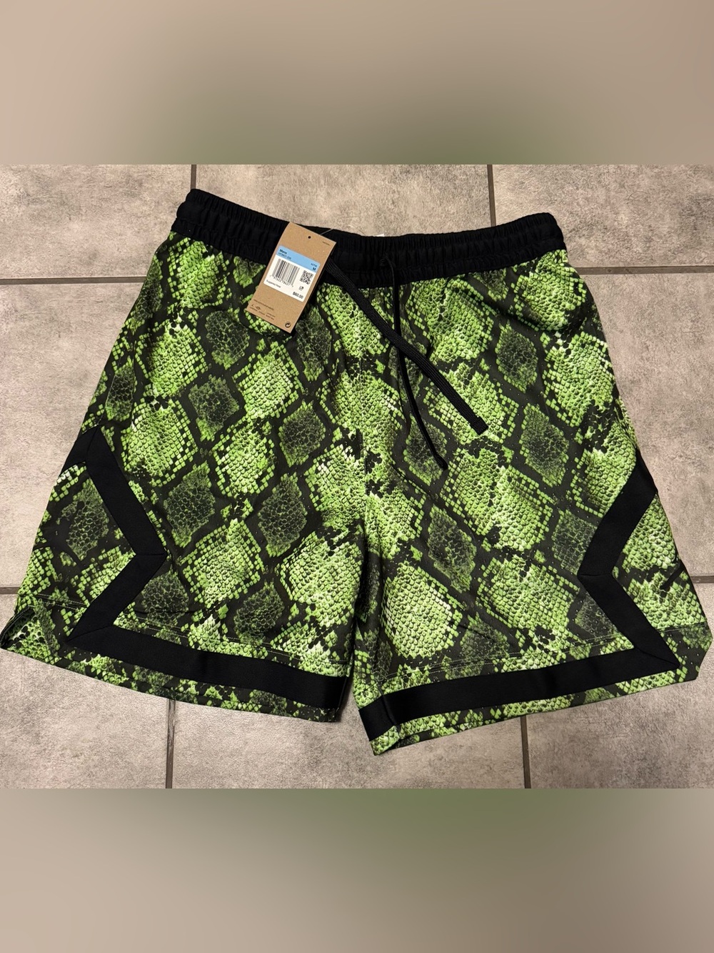 Nike Jordan Men's Medium Dri-FIT Diamond Mesh Shorts Green Snakeskin
